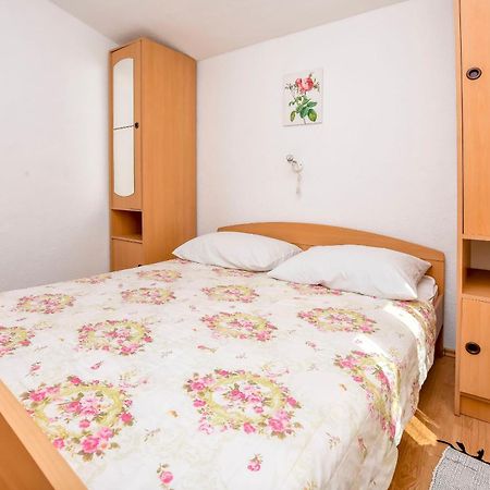 Apartments Karleusa Рогозница Екстериор снимка
