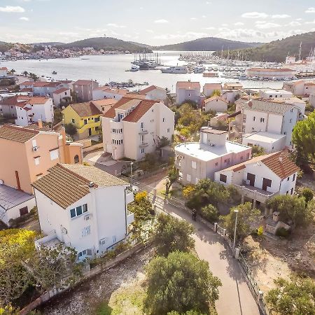 Apartments Karleusa Рогозница Екстериор снимка
