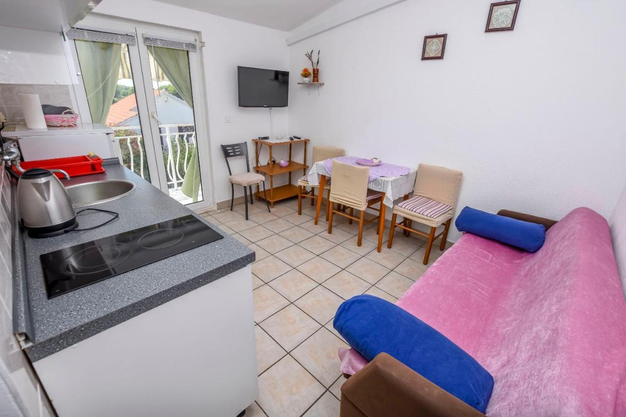 Apartments Karleusa Рогозница Екстериор снимка