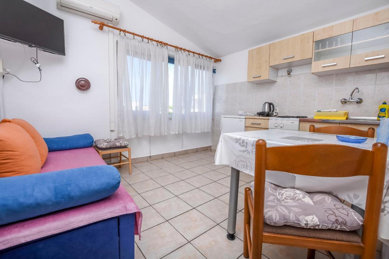 Apartments Karleusa Рогозница Екстериор снимка